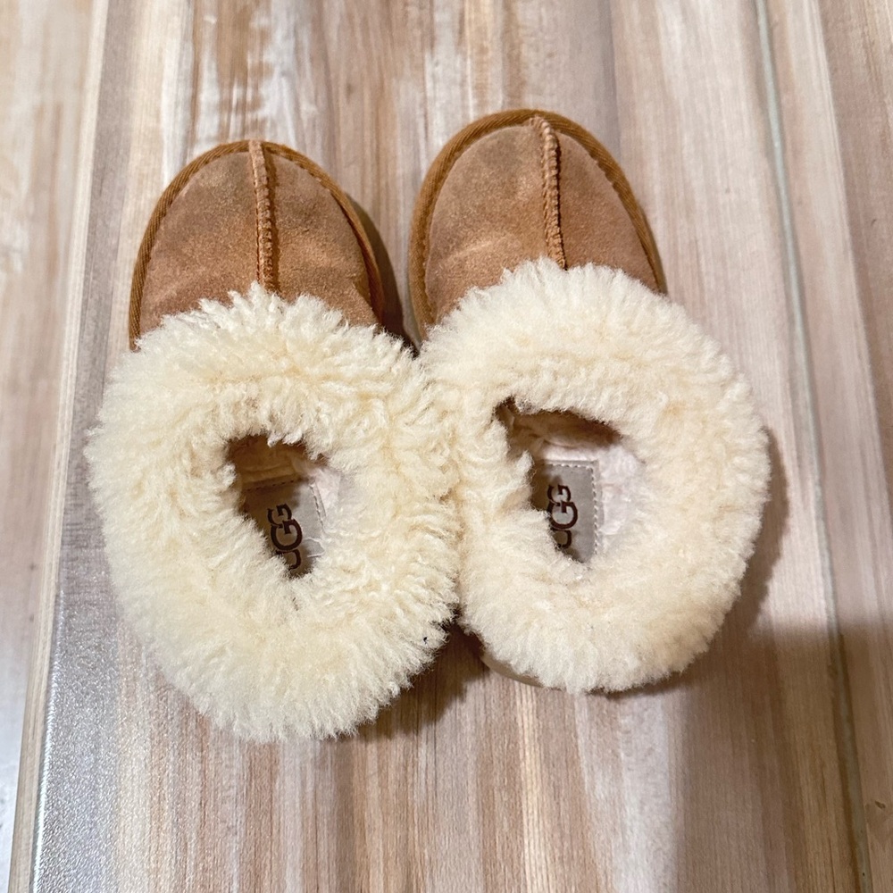 UGG Girls slippers size 11